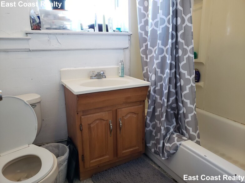 Building Photo - 10 Allston St