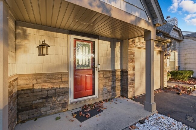 Building Photo - 1297 Woodlake Dr