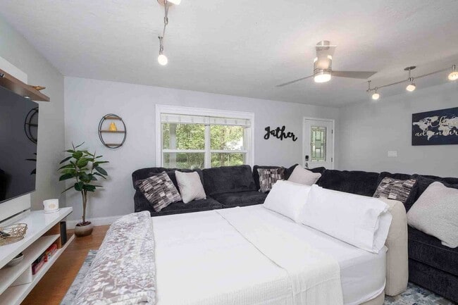 Building Photo - 111 NW 24th St