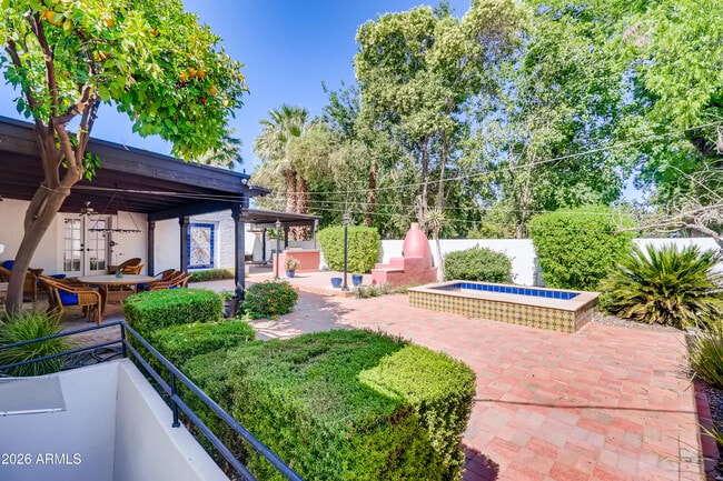 Building Photo - 2021 N Alvarado Rd