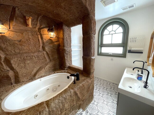 Building Photo - Custom 3-Bed, 2.5 -Bath Retreat with Luxury Features in Reseda