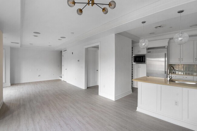 Building Photo - 34 Cambridge Wy