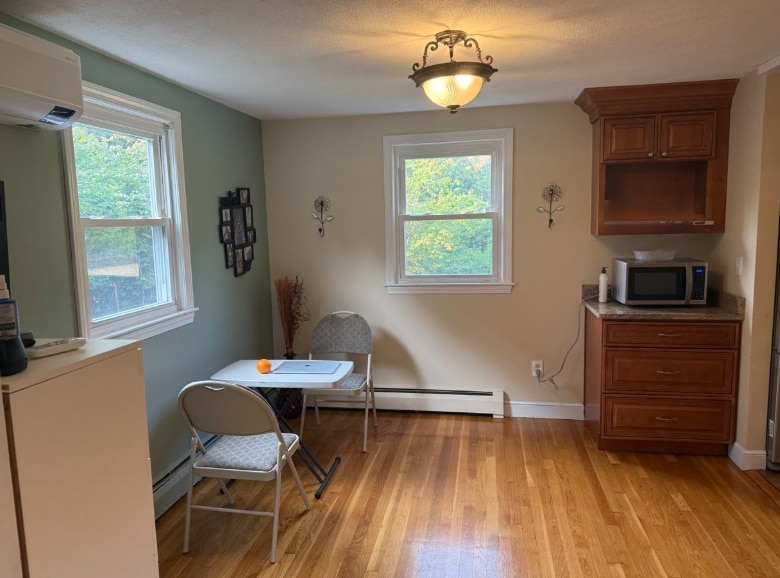 Building Photo - 72 Grassland St