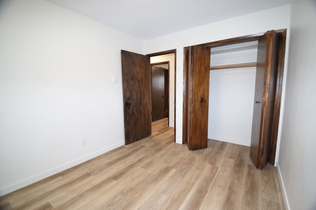 Building Photo - 3434 SE King Rd