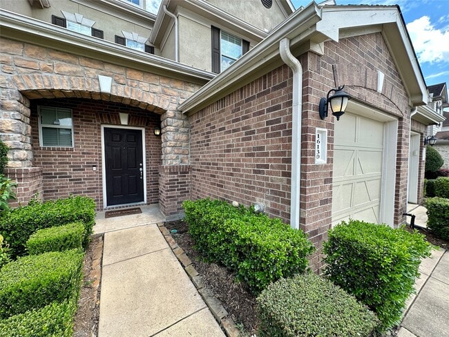 Building Photo - 16130 Limestone Lake Dr