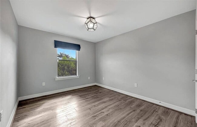 Building Photo - 7265 Wilton Dr N