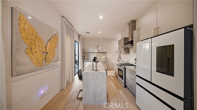 Building Photo - 8840 Ashcroft Ave