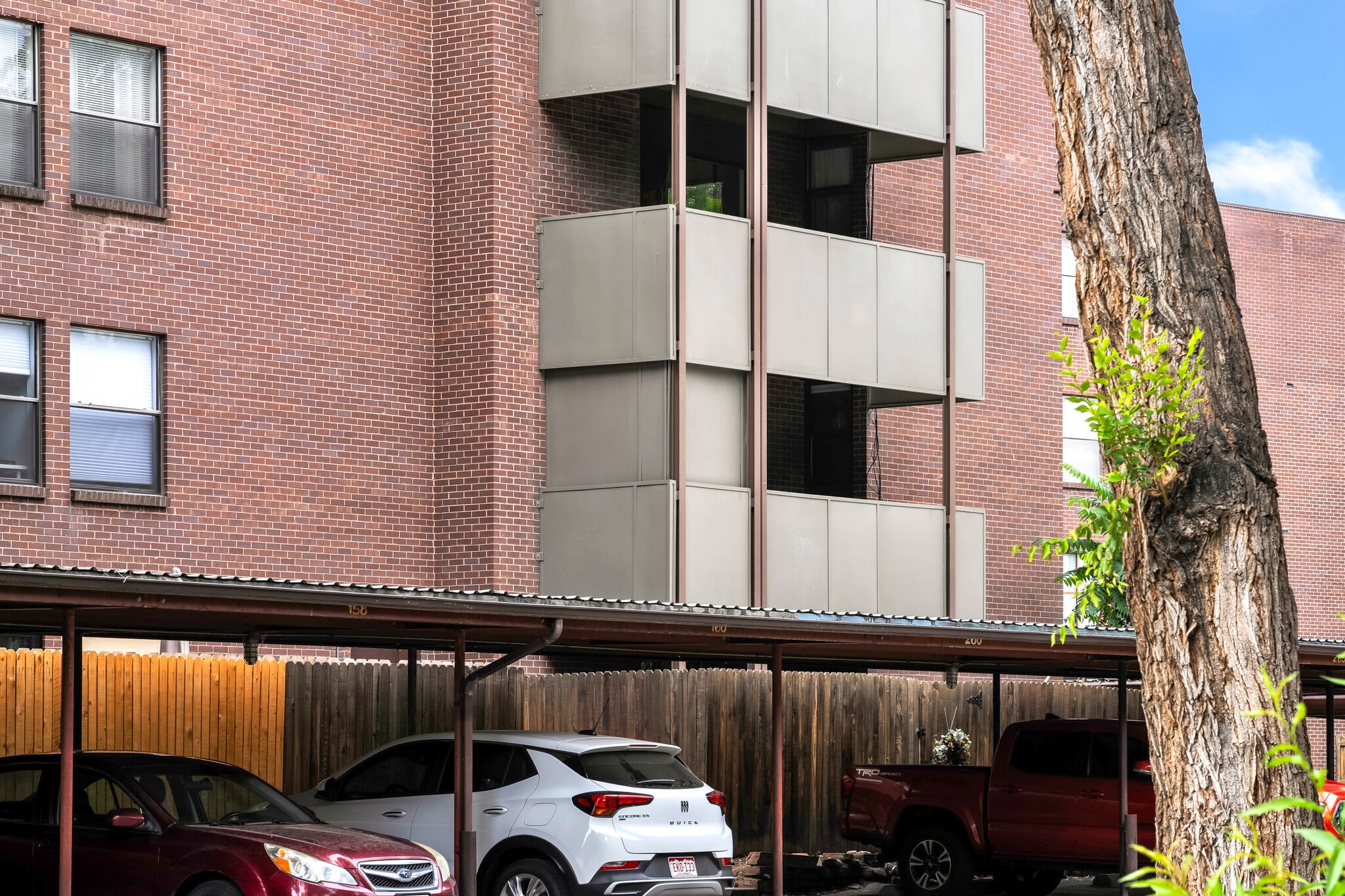 Building Photo - 2227 Canyon Blvd