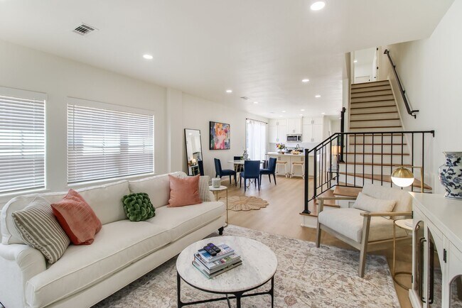 Building Photo - 1107 W 9th Ave