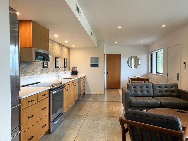 Building Photo - Furnished, with a Mosier View of the Columbia