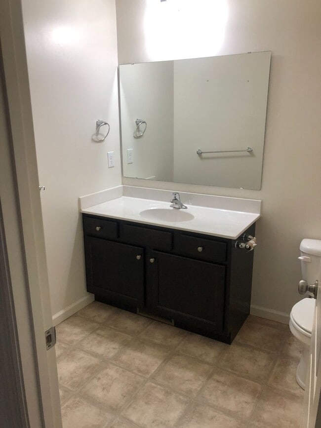 Building Photo - Beautiful 3 Bedroom, 2.5 Bath Townhome in Dallastown School District!