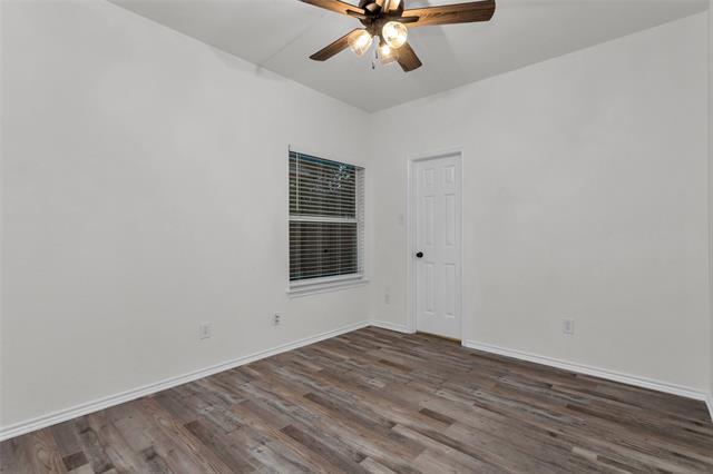 Building Photo - 913 Jenni Dr