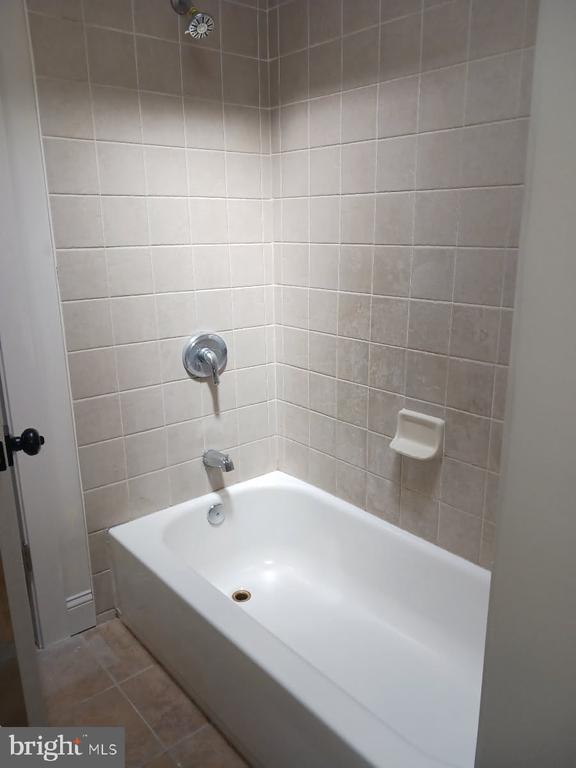 Building Photo - 265 W Fisher Ave