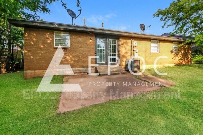 Building Photo - 5009 Brookdale Dr
