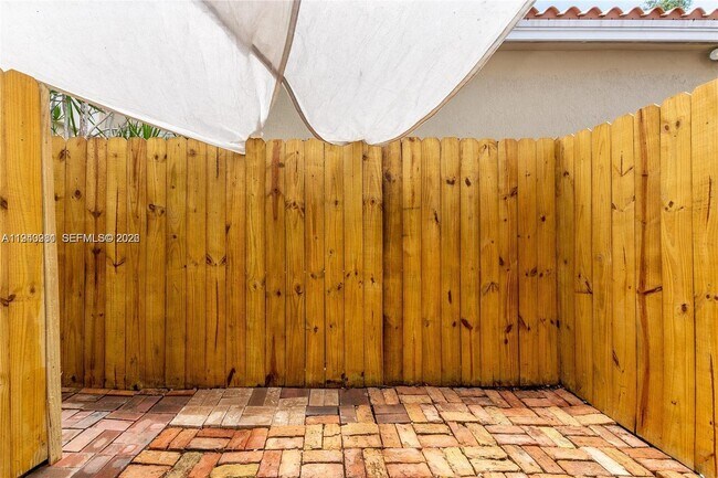 Building Photo - 2945 Bridgeport Ave