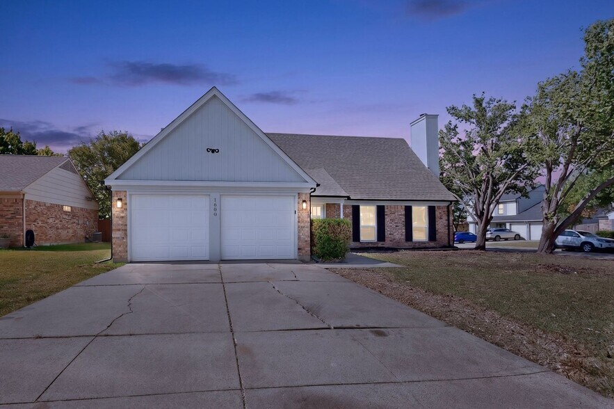 Building Photo - 1600 Crimson Ct
