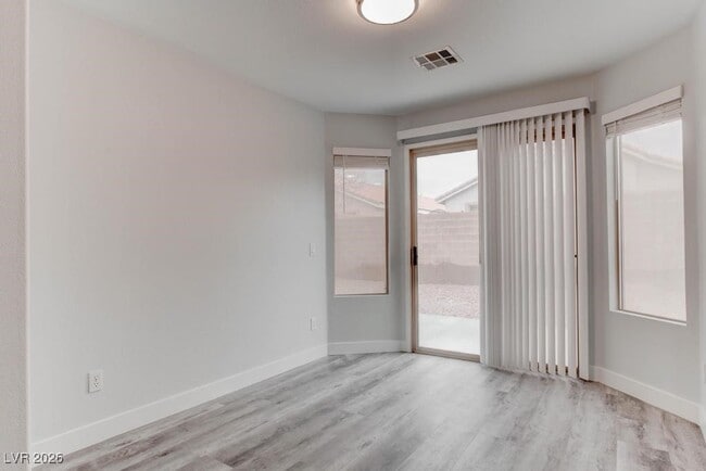 Building Photo - 4899 Lunetto Ave