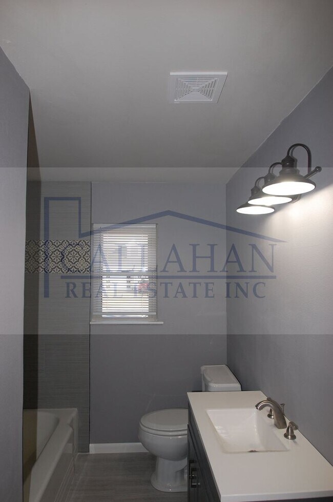 Building Photo - Updated Sherwood 3 bed 2 bath