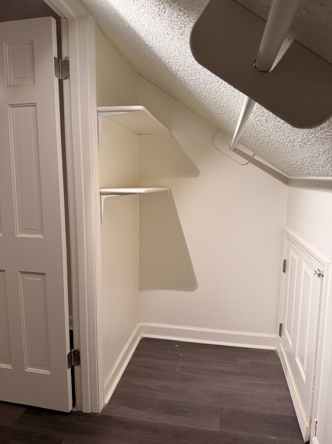 Building Photo - 1213 N 32nd Ave