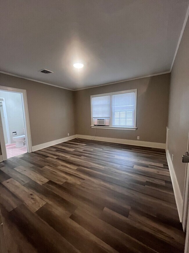 Building Photo - Coming Soon to Midtown - 3 Bedroom 3 Bath Townhome!