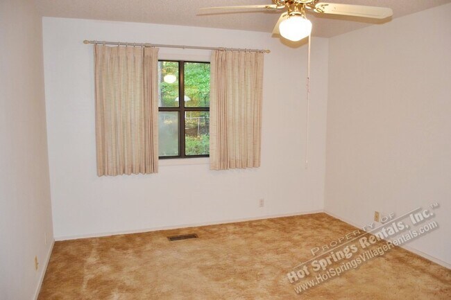 Building Photo - 6 Vilaseca Ln