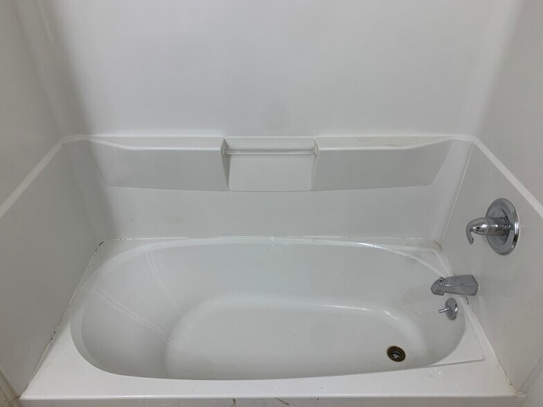 Building Photo - 2207 Glen Ct