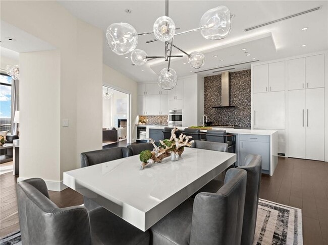 Building Photo - 3376 Peachtree Rd NE