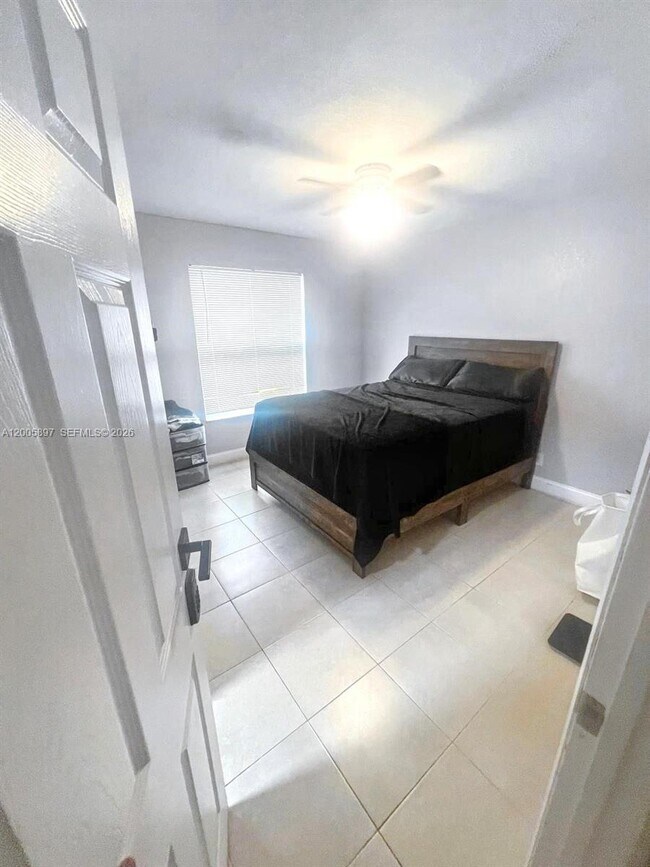 Building Photo - 4259 Royal Banyan Way