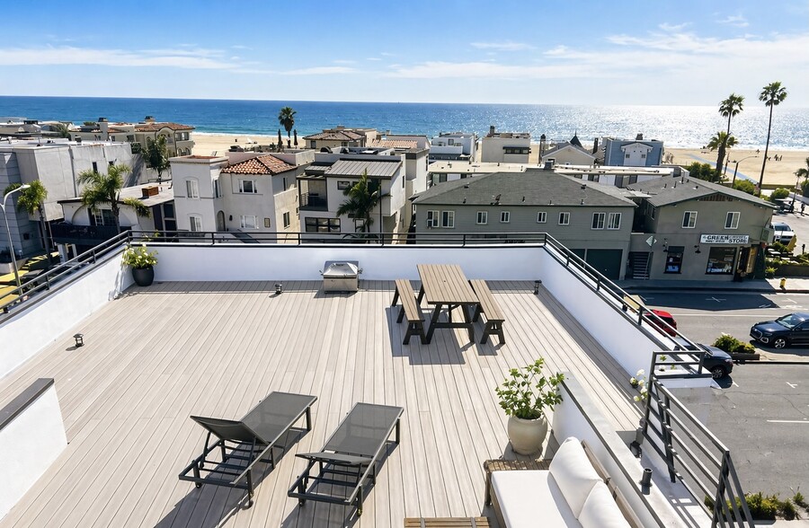 Shared Ocean View Deck - 2124 Hermosa Ave