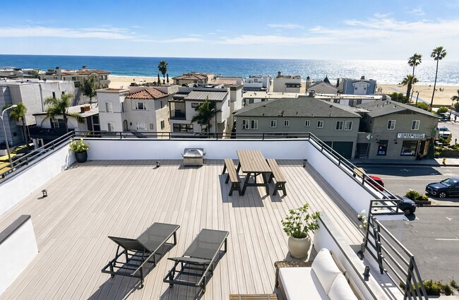 Shared Ocean View Deck - 2124 Hermosa Ave