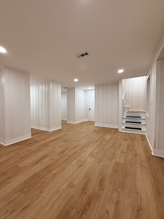 Building Photo - Completely renovated 5-bedroom, 3-bathroom home in the highly desirable Dalraida