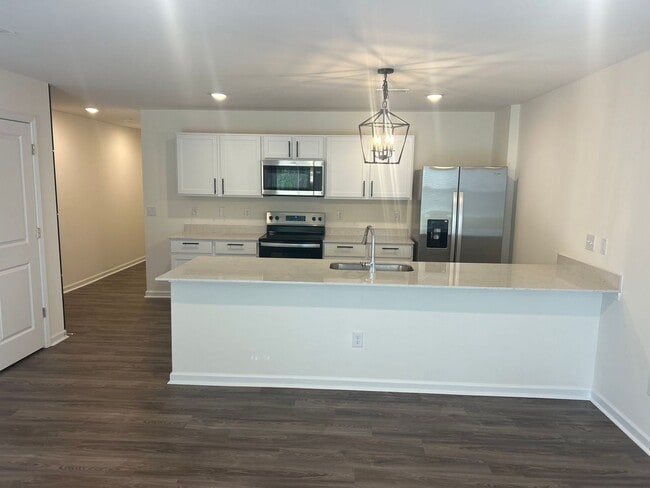 Building Photo - Brand new Townhome in Newton