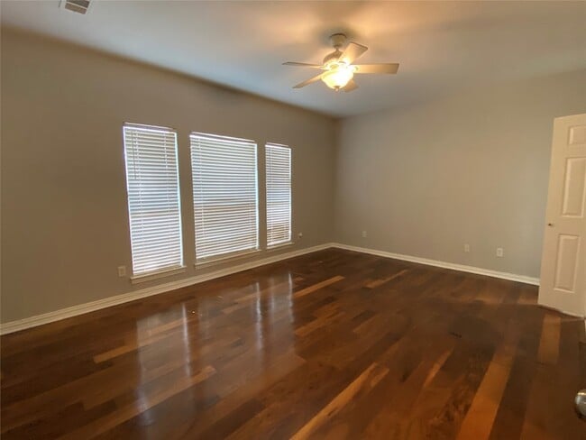 Building Photo - 1544 Commerce Dr