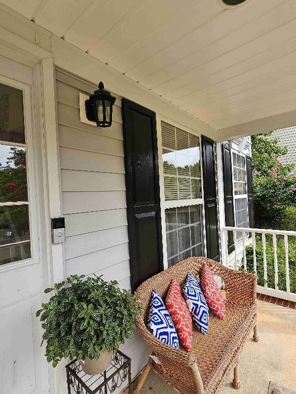Building Photo - 1208 Raintree Dr
