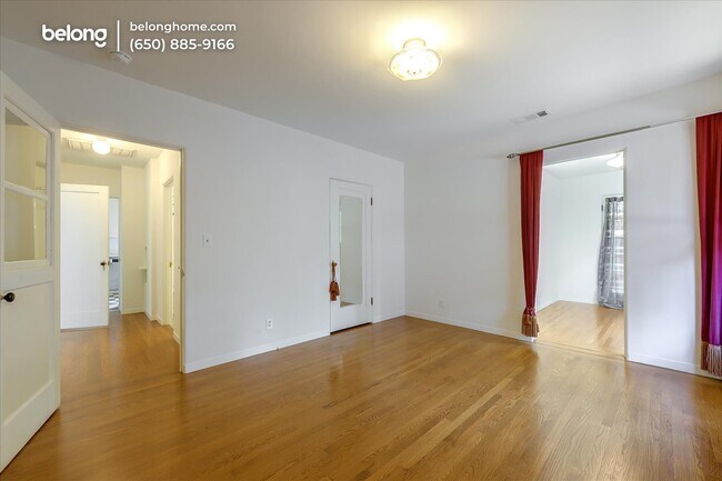Building Photo - 420 9th Ave