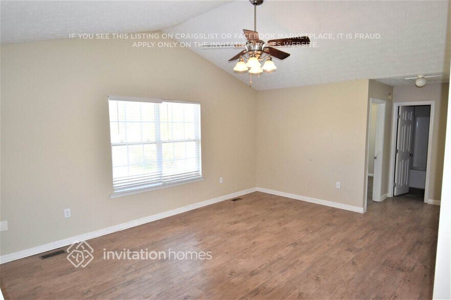 Building Photo - 31 Twin Oaks Dr