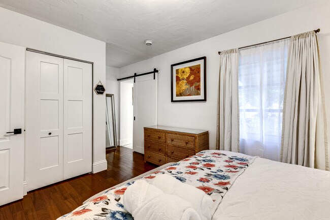 Building Photo - 609 S Arnold Ave