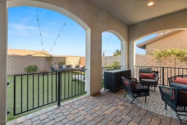 Building Photo - 258 Castellari Dr