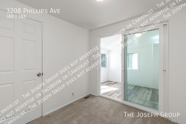 Building Photo - 3208 Phillips Ave