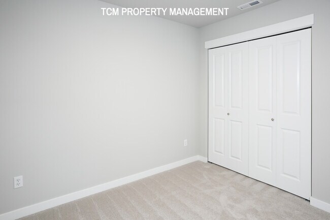 Building Photo - 18818-18813 13th Ave W