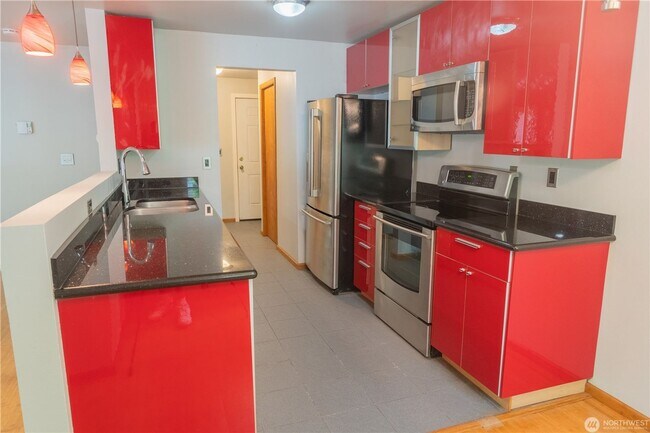 Building Photo - 1Bd/1Ba Redmond Condo