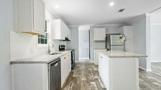 Building Photo - BEAUTIFUL, BRAND NEW HOME! Be the first to live here! AVAILABLE FOR IMMEDIATE MOVE IN!!