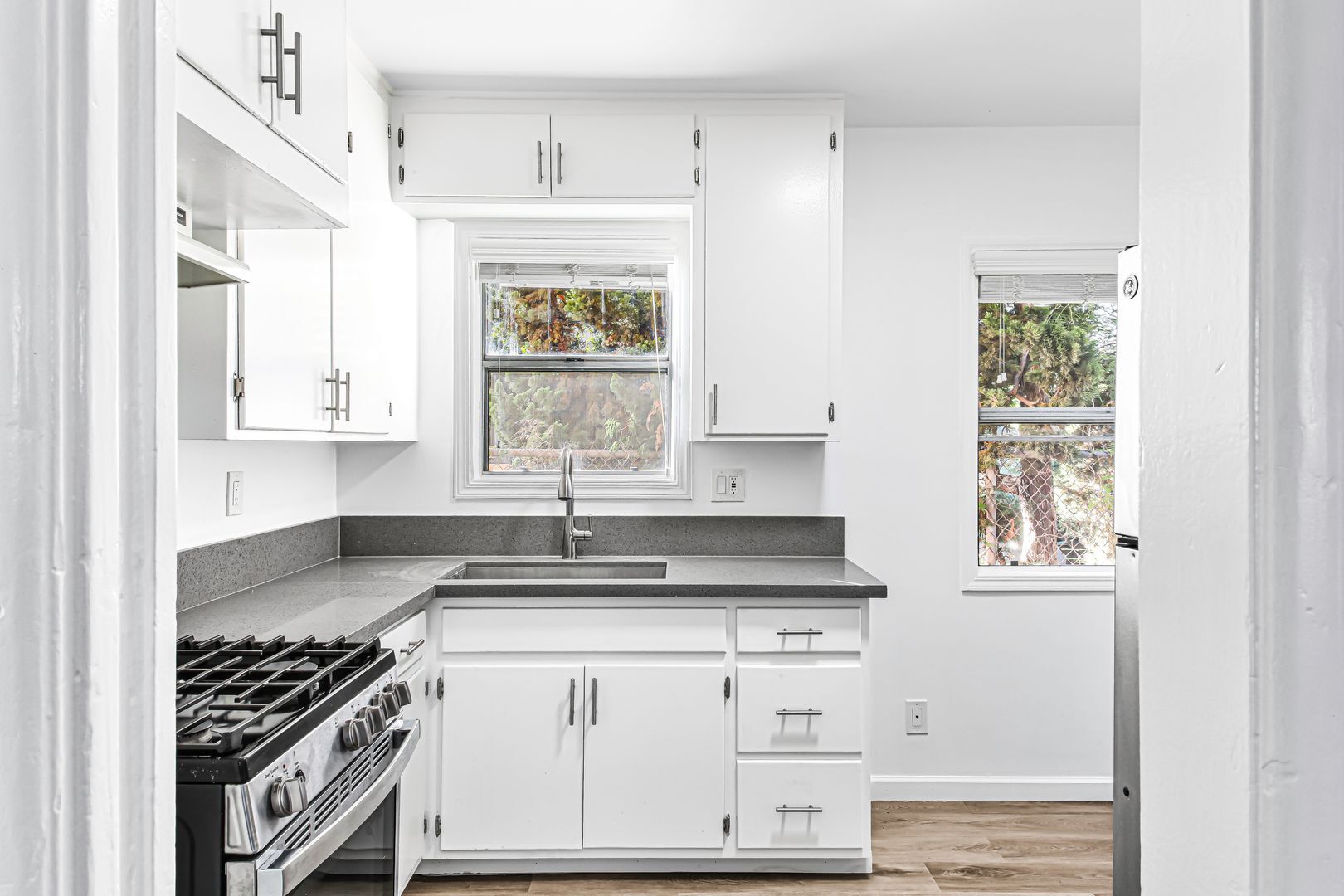 Building Photo - 1631 E 4th St