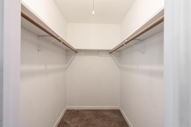 Building Photo - 9423 Highmeadow Dr