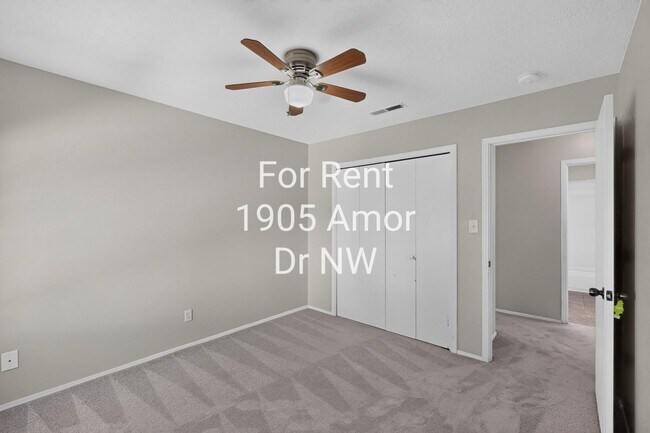 Building Photo - 1905 Amor Dr NW