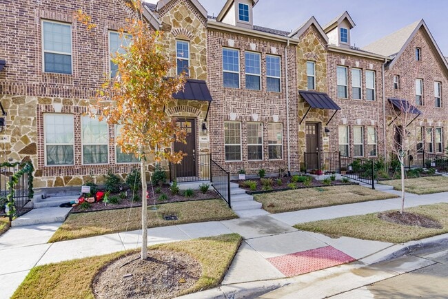 Building Photo - 326 Shasta Dr