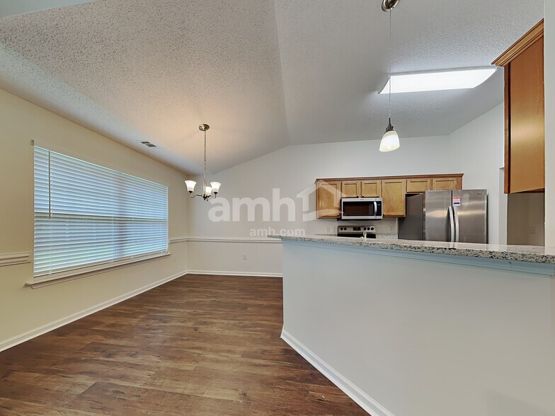 Building Photo - 362 Stonebridge Cir