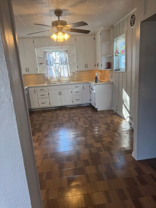 Building Photo - 403 W 6th St