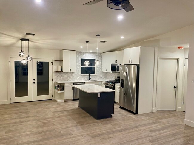 Primary Photo - 7810 Copperas Dr