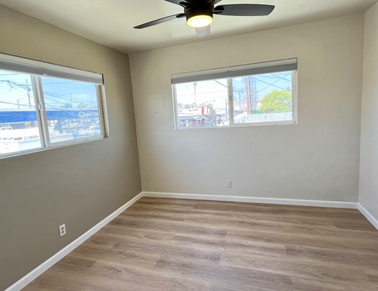 Building Photo - 1570 Hornblend St